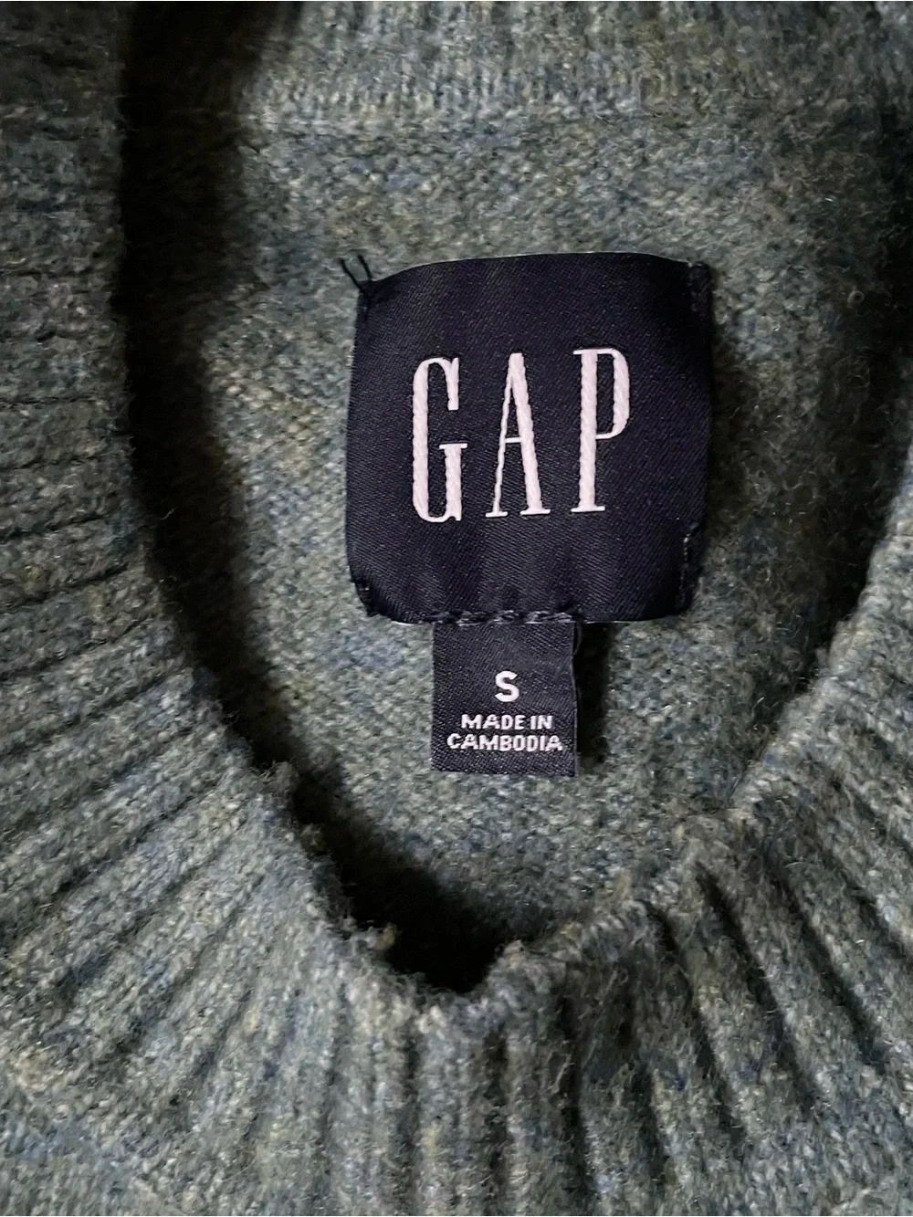 GAP classic crewneck